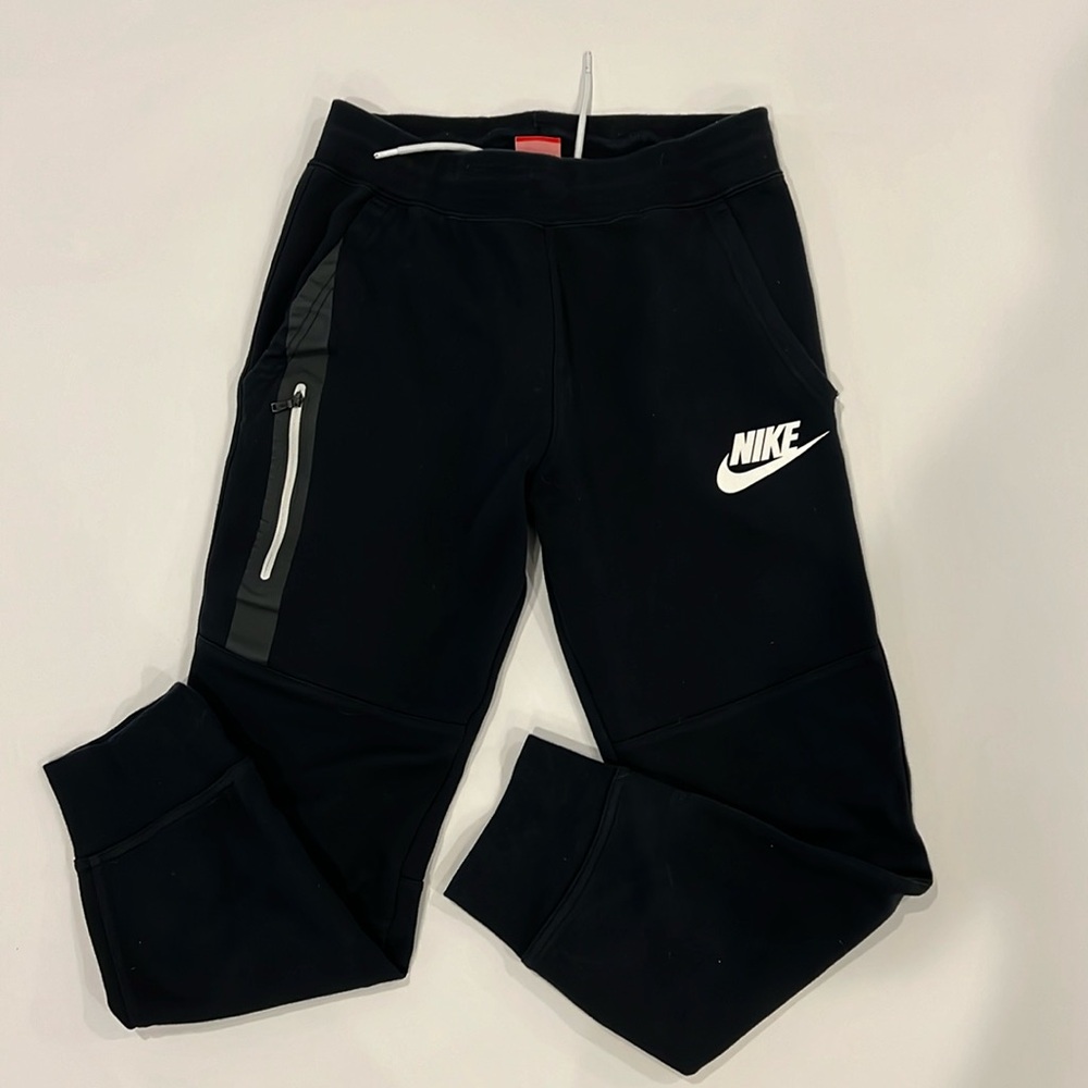 Nike women’s black joggers with Nike logo size small